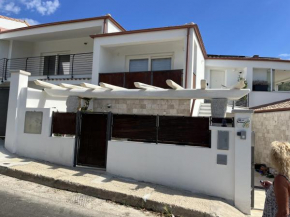 Casa Vacanze Zeffiro vista mare con giardino Tortoli